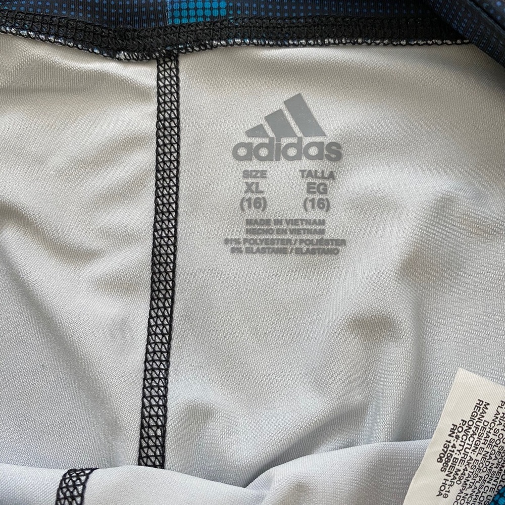 Adidas sport leggings/tights, like new. Size fit not like XL but like S/M